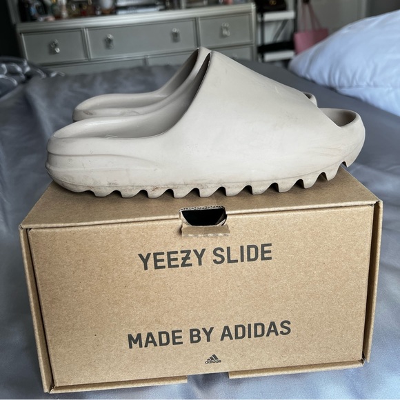 Adidas Yeezy Slide ‘Pure’ - Picture 4 of 5